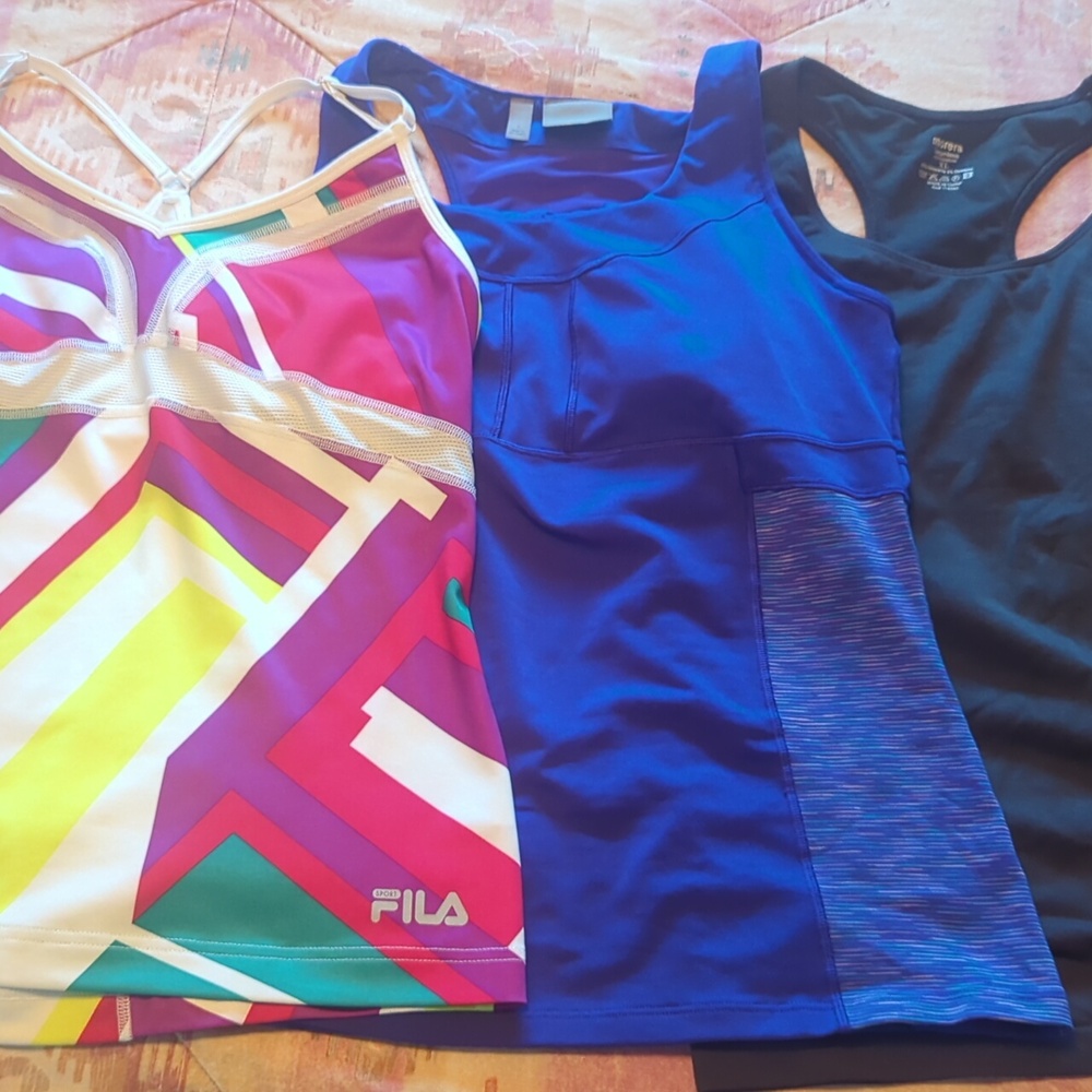 3 x Tanks with built in bra